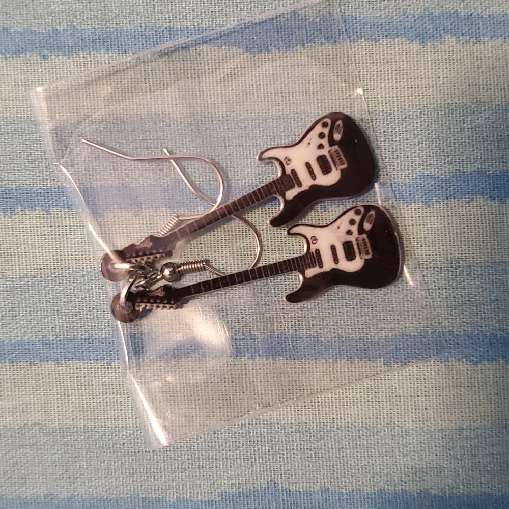 Guitar earrings